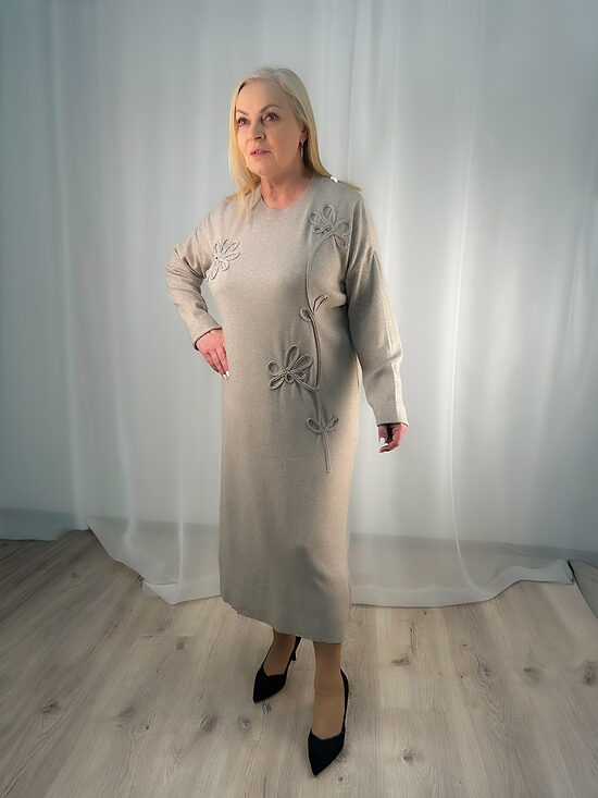 Pelēka džempera kleita